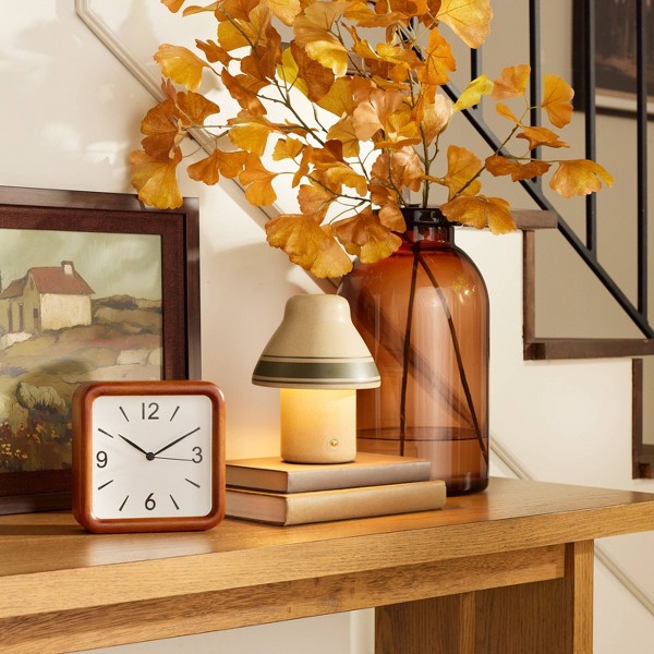 Lámpara de mesa portátil de cerámica verde con rayas (incluye bombilla LED) - Hearth & Hand™ with Magnolia 2
