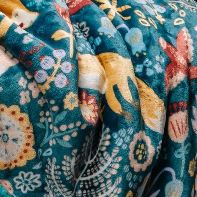 gold-fox-blue