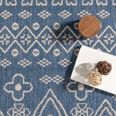 Coastal Charm Blue Synthetic 3' 9" x 5' 7" Indoor/Outdoor Area Rug