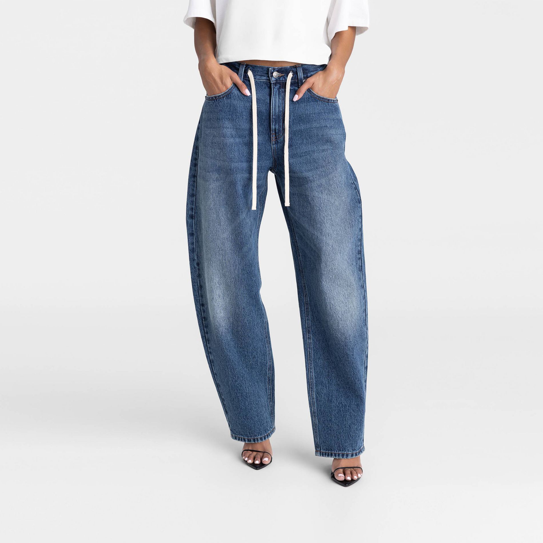 KBB by KAHLANA Women's Mid-Rise Barrel Leg 'The Lynnox Jean' - Dark Wash