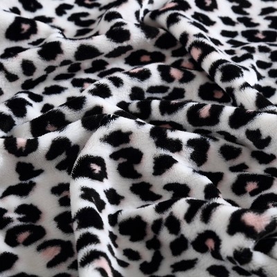 Full/Queen Pink Leopard Print Fleece Blanket