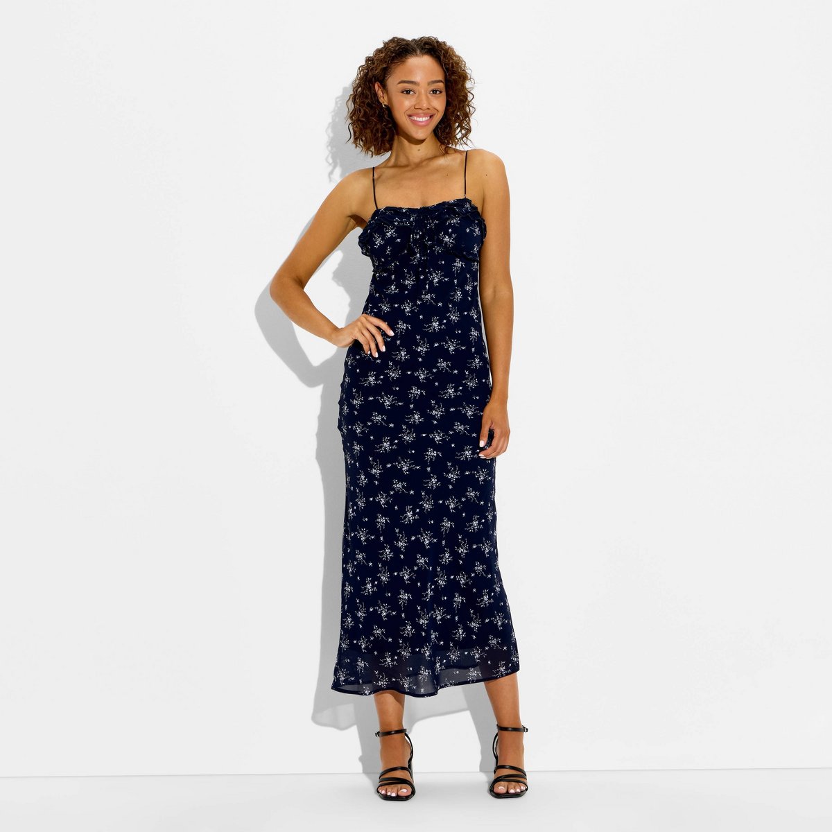 Женские платья Wild Fable Women's Sleeveless Maxi Empire Waist Dress - Wild Fable™ Navy Blue Floral XL — фото 2