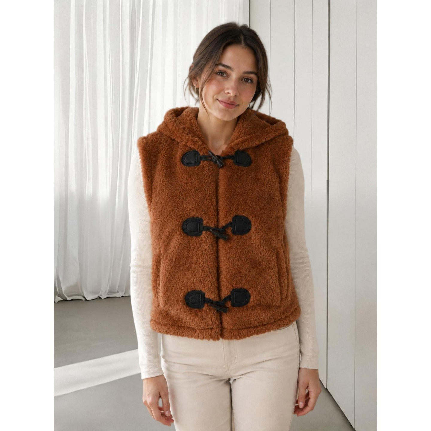 Женский жилет Imily Bela Women Hooded Fuzzy Sleeveless Vest Duffle Button Warm Casual Outerwear With Pockets Brown, цвет: Коричневый — фото 1
