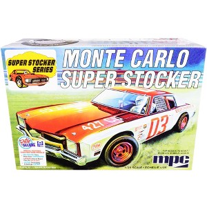 Skill 2 Model Kit 1971 Chevrolet Monte Carlo Super Stocker 1/25 Scale Model by MPC - 1 of 4