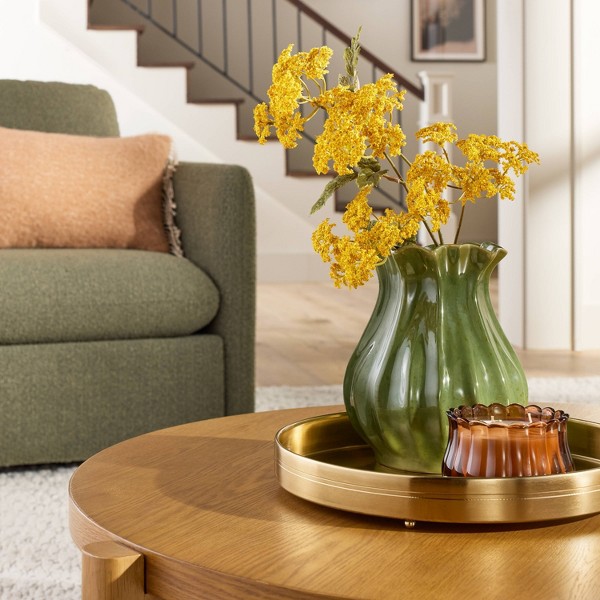 Jarrón de cerámica plisado verde 9" - Hearth & Hand™ with Magnolia 2