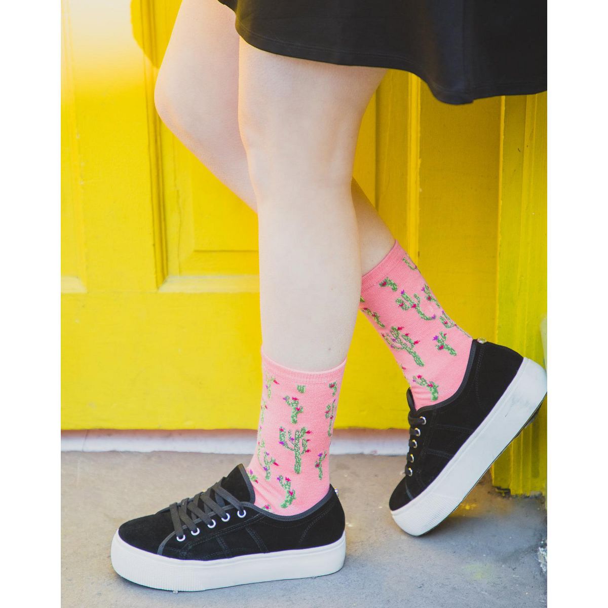 Memoi Cactus Bamboo Blend Crew Socks - thumbnail 5