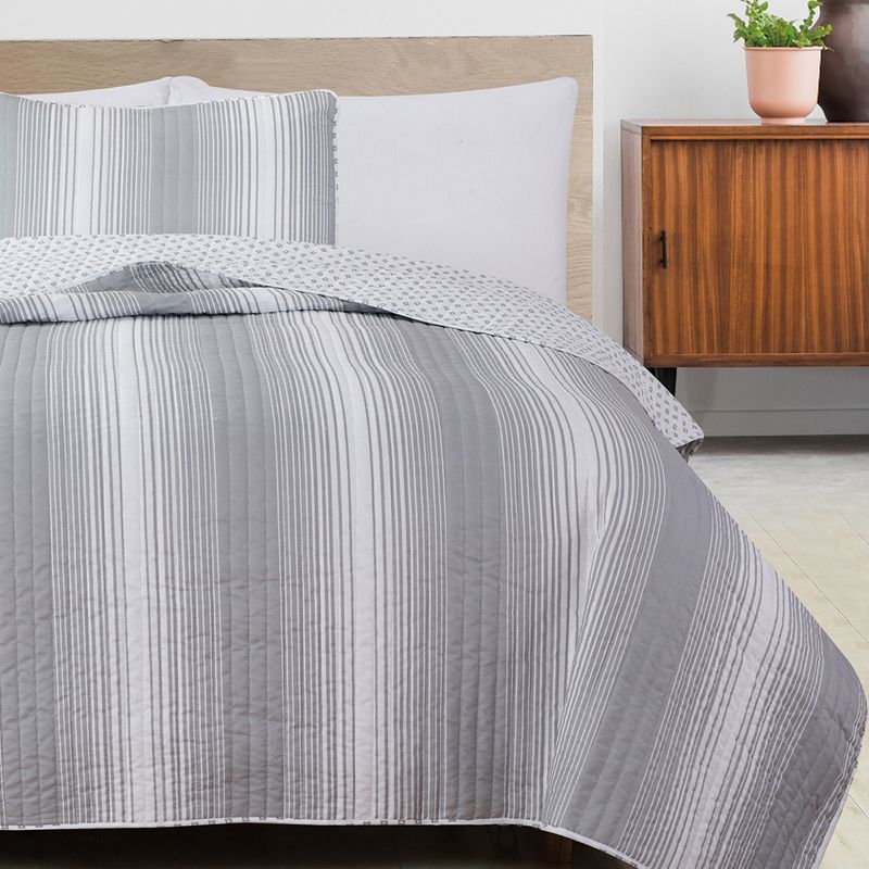 Great Bay Home Stripe Reversible Quilt Set With Shams, 1 of 6
