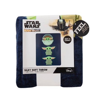 Star Wars: The Mandalorian Silk Touch Throw - The Child