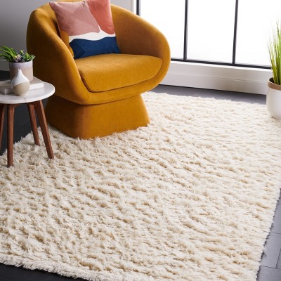 Ivory Hand-Tufted Wool Shag Area Rug 4' x 6'