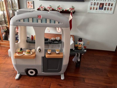 Step 2 camper fashion playhouse for