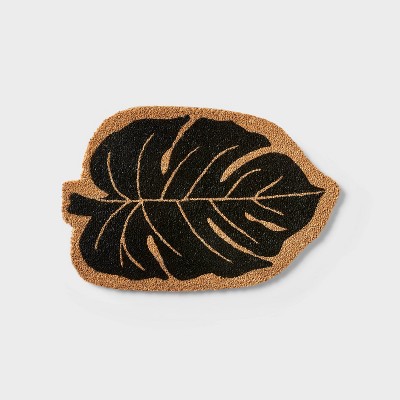 Hilton Carter for Target 1&#39;7&#34;x2&#39;6&#34; Monstera Leaf Oval Outdoor Door Mat Black_1