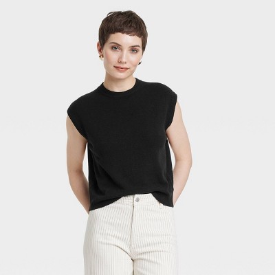 Women's Crewneck Sweater Vest - Universal Thread™