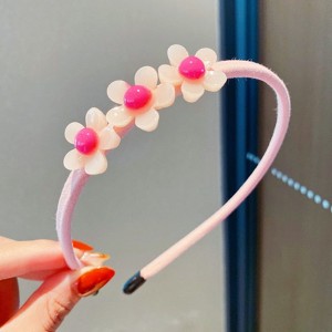 MyKids-Usa Girls 3D Flower & Heart Patched Design Simply Style Headband - 1 of 4