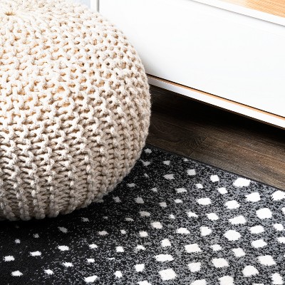 Modern Antelope Abstract Black and Cream 4' x 6' Area Rug