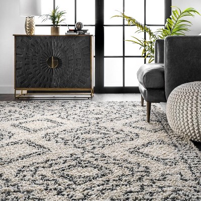 Off-White Moroccan Geometric Shag Accent Rug 2' x 3'