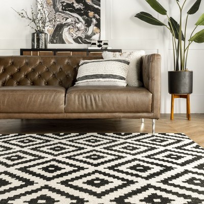 Scandinavian Diamond Handmade Wool Runner Rug in Black