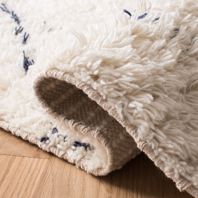 Navy and Ivory 4' x 6' Hand-Tufted Wool Shag Rug
