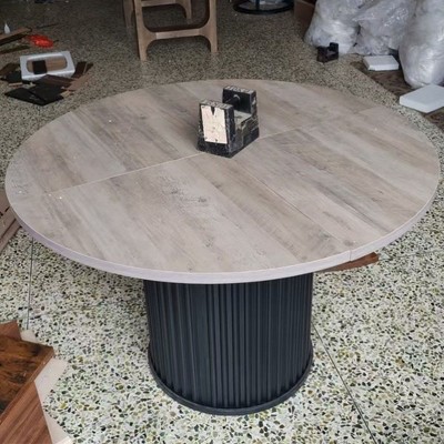 47Inch Industrial Round Dining Table for 4-6 People, Dining Room Table with Sturdy Waveform Metal Pedestal Base, for Dining Room, Kitchen