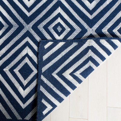 Navy and White Geometric Pattern 5'x8' Handmade Rug