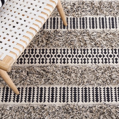 Handwoven Artisan Black and Ivory Cotton 6' Square Rug