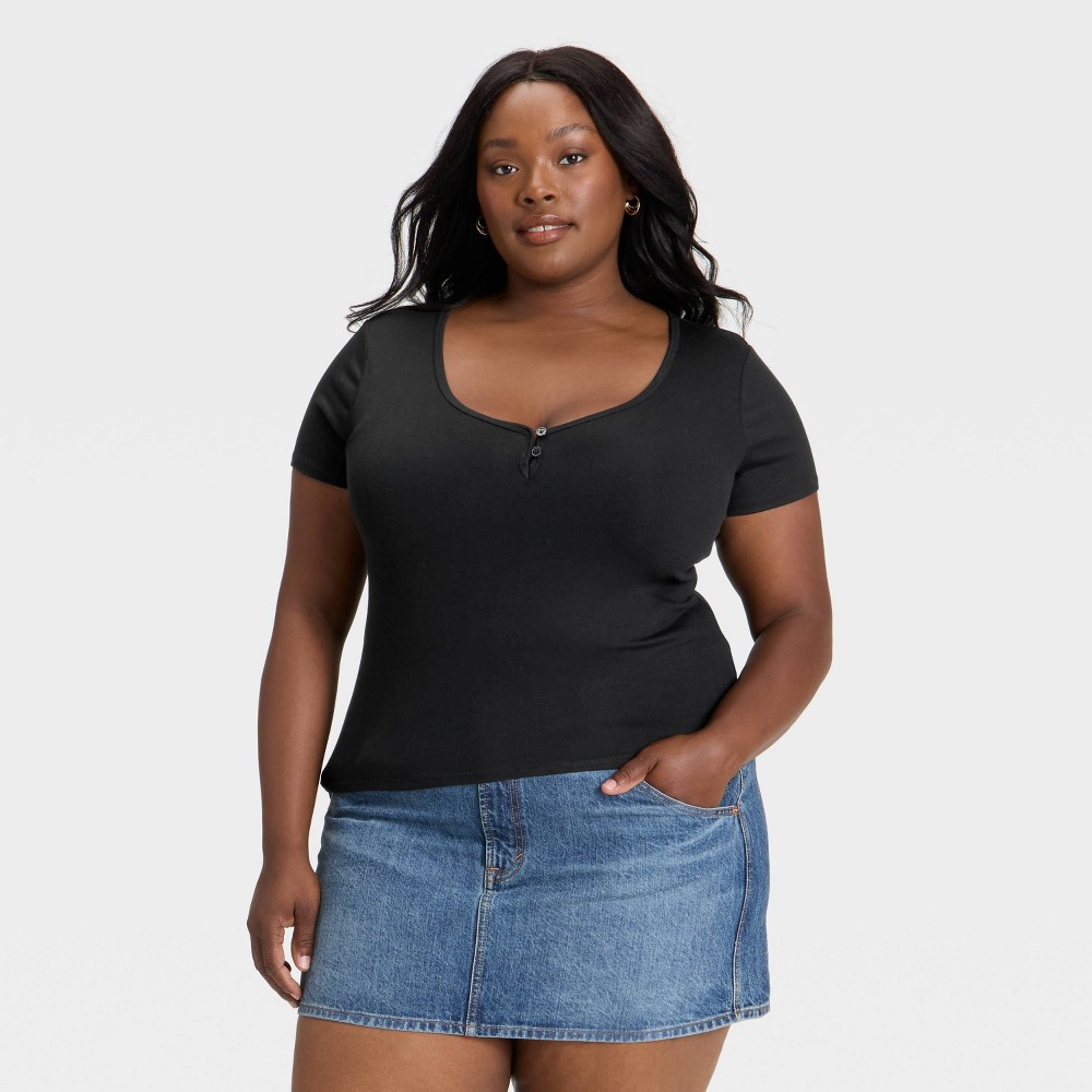 Women's Short Sleeve Henley Shirt - Universal Thread™ Black 2X