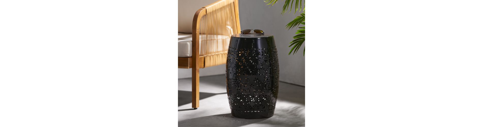 Lyngins Black Barrel-Shaped Metal Outdoor End Table with Lace-Cut Design, Accent Table for Patio or Indoors, Patio End Table