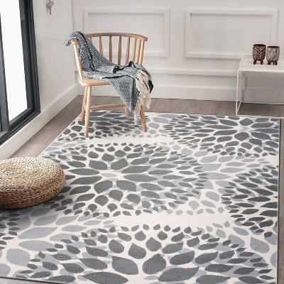 Gray Floral Medallion 5' x 7' Synthetic Area Rug