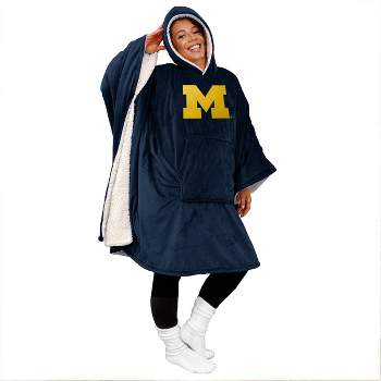 NCAA Michigan Wolverines Team Color Bloncho with Logo Patch and Faux Shearling Inside Throw Blanket