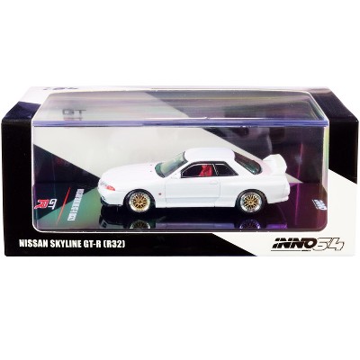 Nissan Skyline GT-R (R32) RHD (Right Hand Drive) Crystal White with Extra Wheels & Decals 1/64 Diecast Model Car by Inno Models