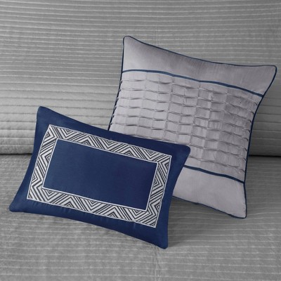 Navy Reversible Jacquard Full Quilt Set with Throw Pillows
