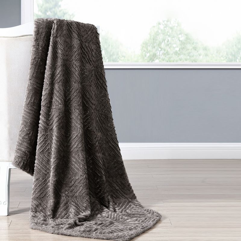 Modern Threads Luxury Faux Fur Throw Blanket., 1 of 3