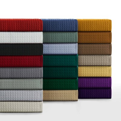 White King Microfiber Minimalist Quilt Set