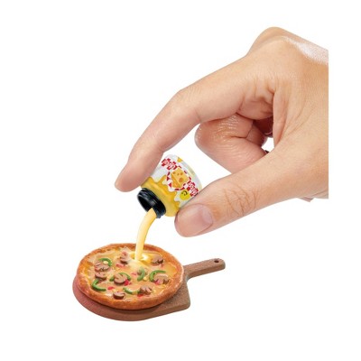 MGA&#39;s Miniverse Make It Mini Food Series 2 Dinner Mini Collectibles 3pk