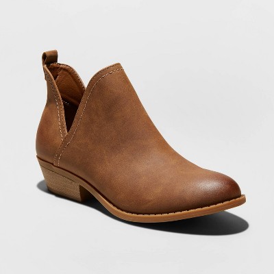 cognac chelsea boots womens