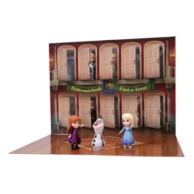 Disney Frozen 2 Adventures in Arendelle Collector Set