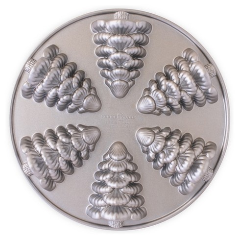 Williams Sonoma Nordic Ware Nonstick Cast Aluminum Snowflake Holiday Bundt  Pan