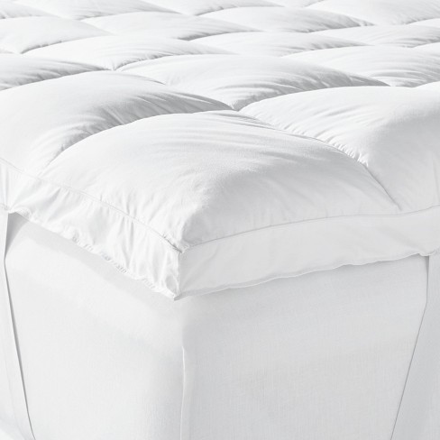 Down Alternative Mattress Topper Size Queen by Brooklinen