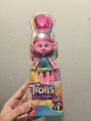 Dreamworks Trolls Band Together Hair Pops Showtime Surprise Queen Poppy Plush with Lights, Sounds & Accessories