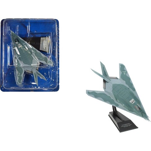 Lockheed F-117A Nighthawk Stealth Aircraft 53rd Wing, Gray Dragon 2004 US Air Force 1/100 Diecast Model by Hachette Collections - image 1 of 3