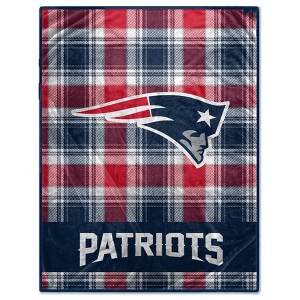 NFL New England Patriots Plaid Oversized Ultra Cozy Throw Blanket - 1 of 3