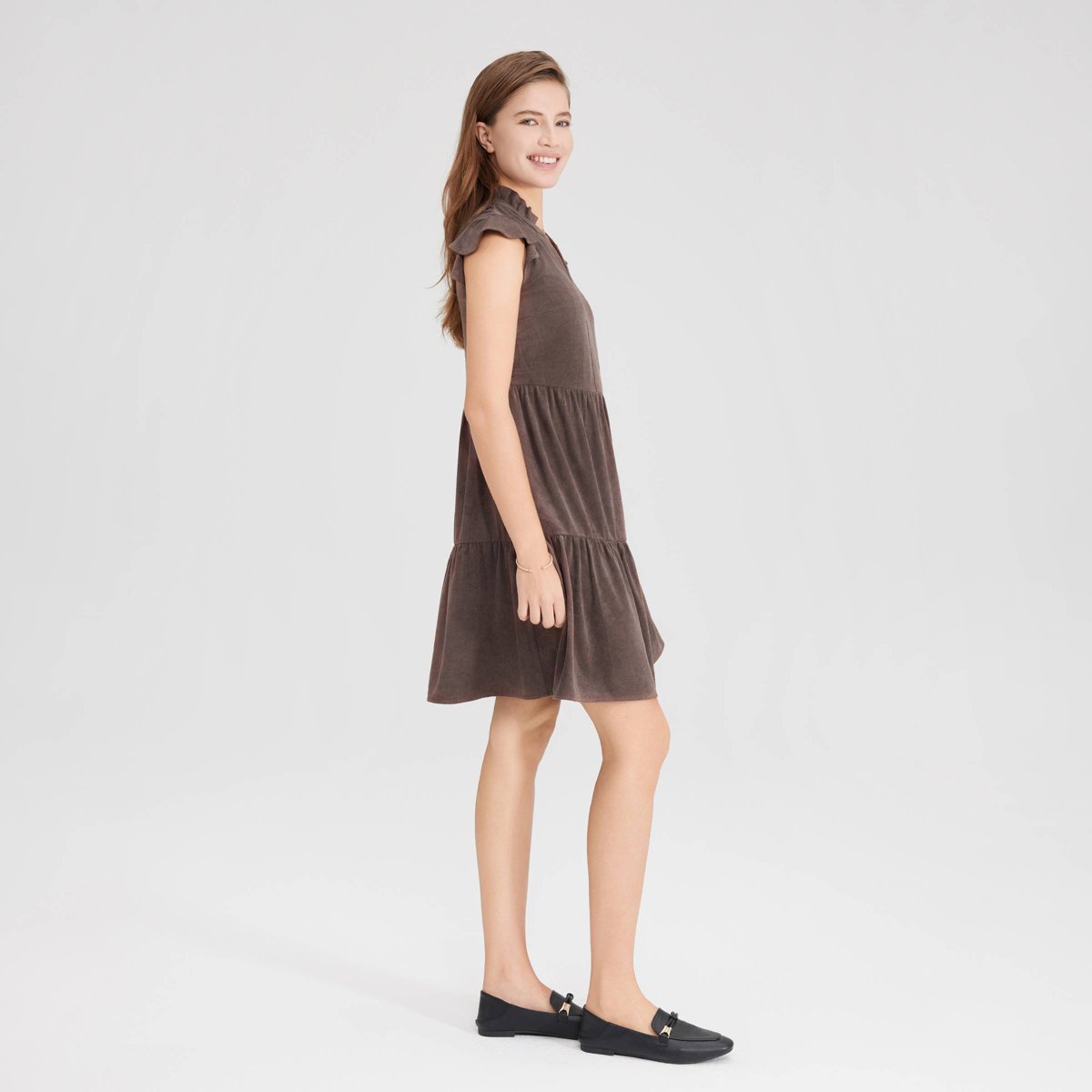 Женские платья Universal Thread Women's Faux Suede Flutter Short Sleeve Mini Tunic Dress - Universal Thread™ Taupe XL — фото 3