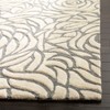 Casablanca CSB304 Hand Tufted Indoor Rug - Safavieh - 4 of 4