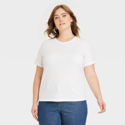 Women's Sensory Friendly Short Sleeve T-Shirt - Universal Thread™