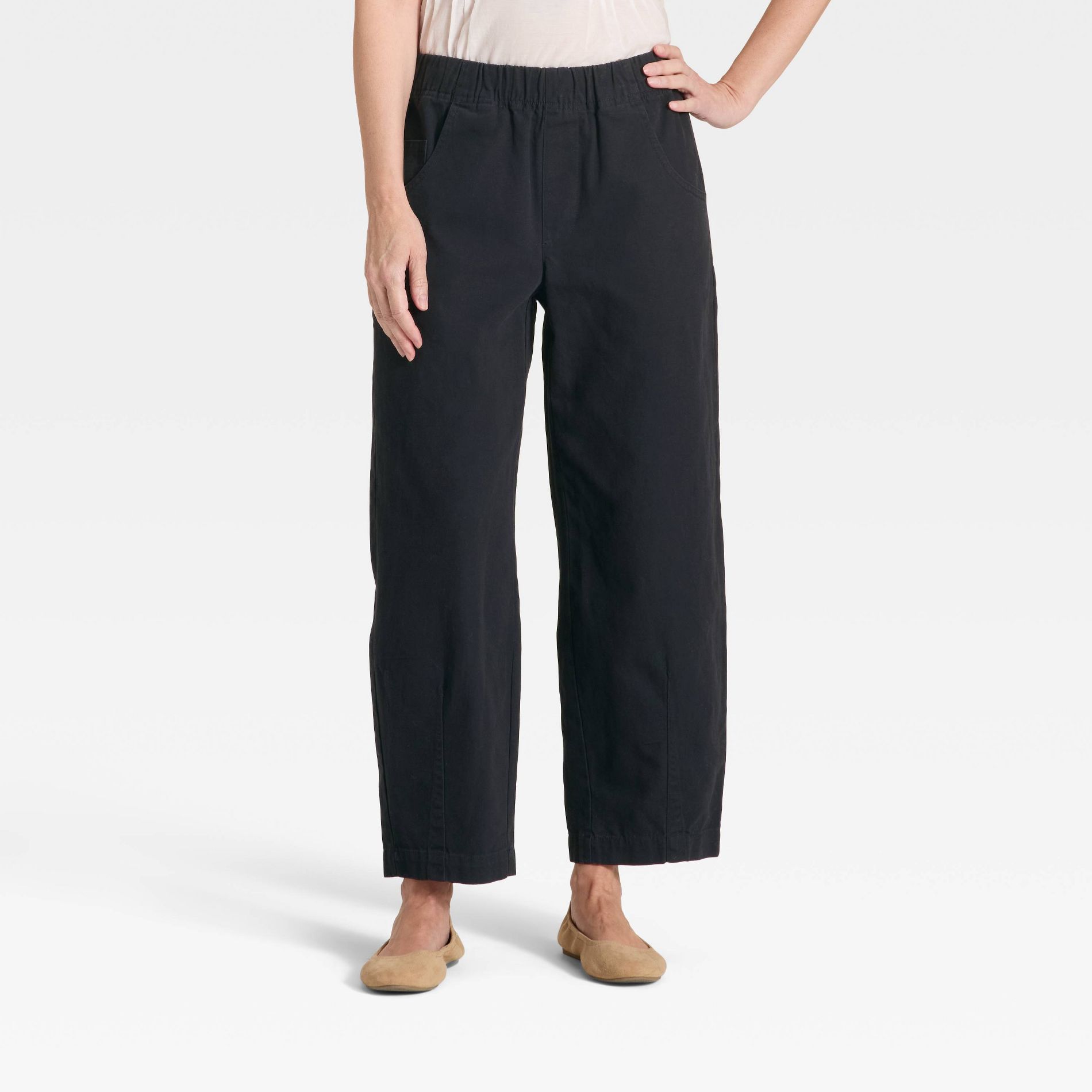 Women's Mid-Rise Barrel Leg Pull-On Pants - Universal Thread™