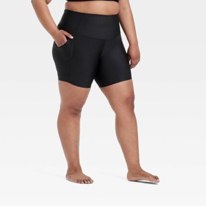 Women's Effortless Support High-Rise Pocketed Bike Shorts 6" - All In Motion™ - 1 of 3