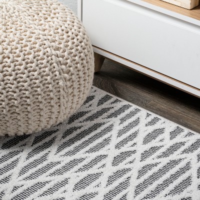 Ivory and Black Diamond Pattern Indoor/Outdoor Runner Rug