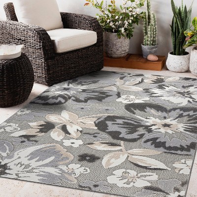 Gray Floral Synthetic 5' x 7' Indoor/Outdoor Area Rug