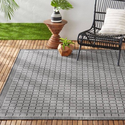 Luna Modern Geometric Black and Gray Indoor/Outdoor Area Rug