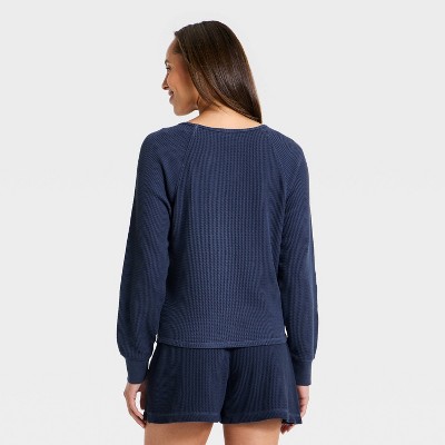 Women's Long Sleeve Waffle Scoop Neck T-Shirt - Universal Thread™