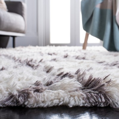 Ivory and Grey Hand-Knotted Wool 6' x 9' Area Rug